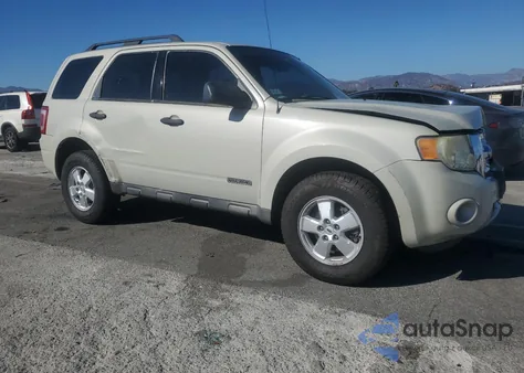 2008 Ford Escape Xls z USA, uszkodzony, nr VIN 1FMCU02Z18KB41703